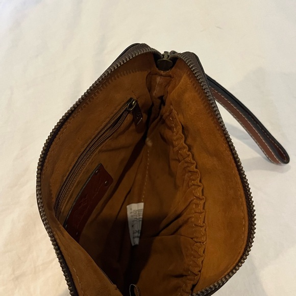 Patricia Nash Wristlet, brown leather - Picture 4 of 4